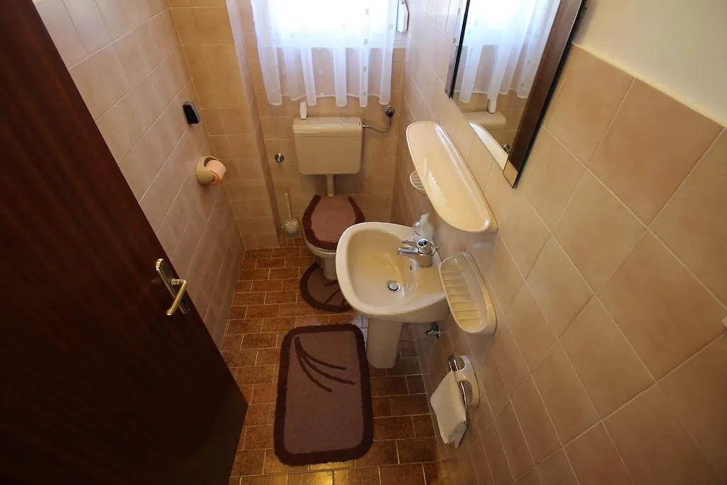 Apartment Dusko Novi Vinodolski 0*,